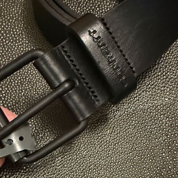 Carhartt work in progress Black Leather Men's Belt size medium 90cm - Picture 1 of 10
